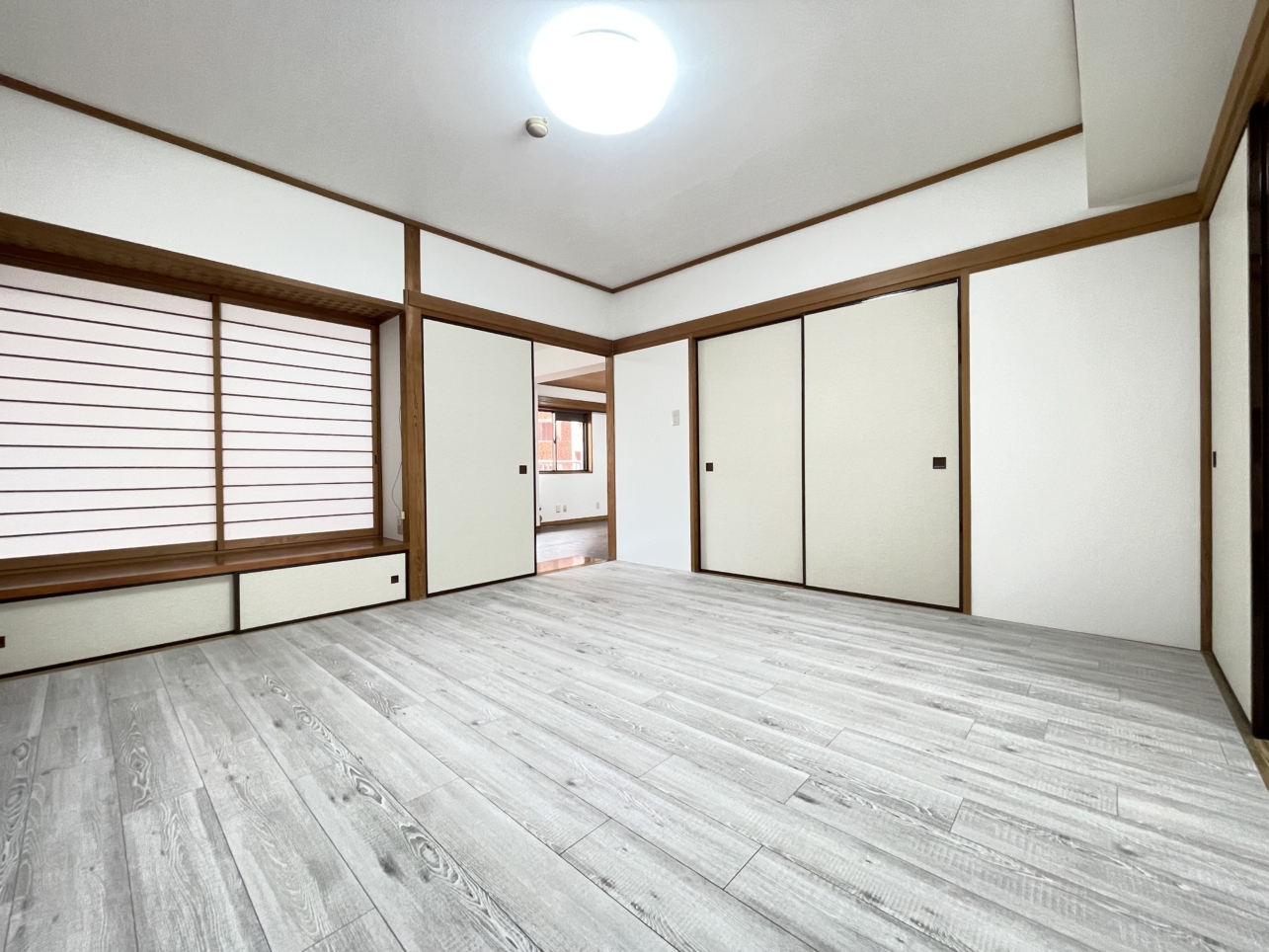 収納ありすぎ！３LDK白基調の広すぎる洋室～アセントマウンテン容湖～