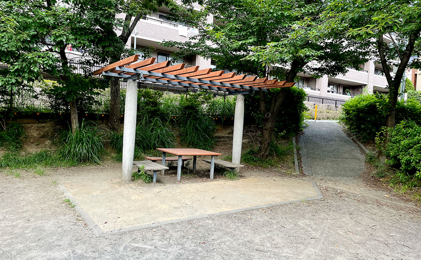 安心して遊べる！栗平東公園♪
