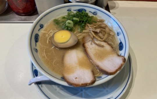 経堂駅徒歩5分のらあめん英！
