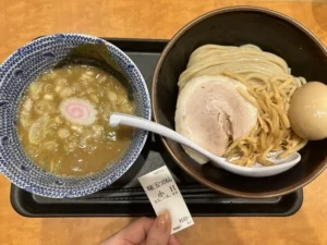 登戸駅前の人気ラーメン屋さん！【舎鈴 登戸駅前店】