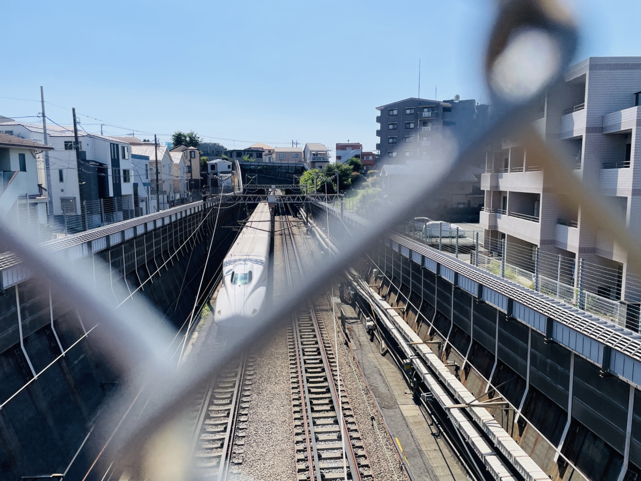 【旭区】新幹線が一瞬地上に現れる陸橋