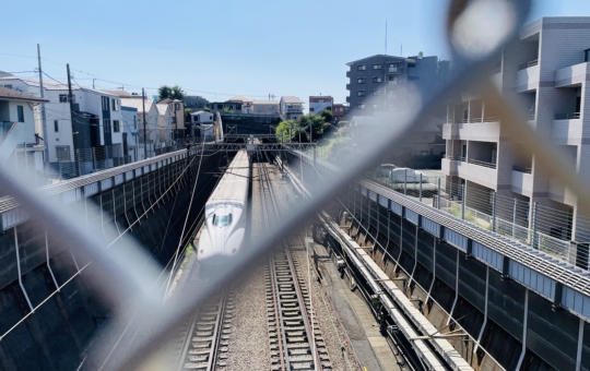 【旭区】新幹線が一瞬地上に現れる陸橋