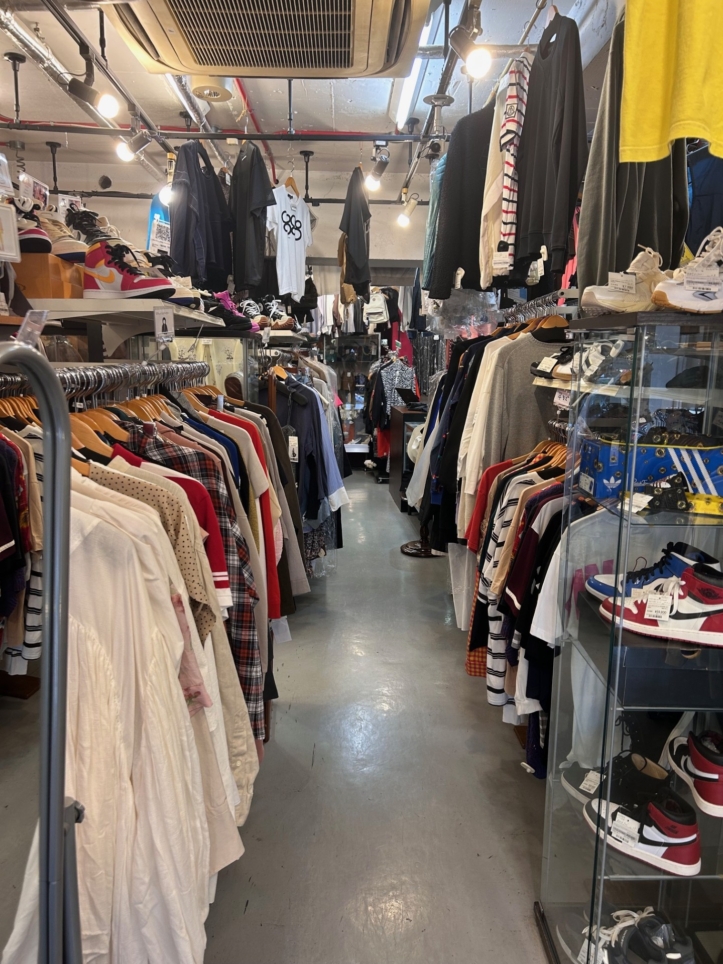 駅チカ！商店街でイチオシの古着屋【ORBITAL（オービタル）】