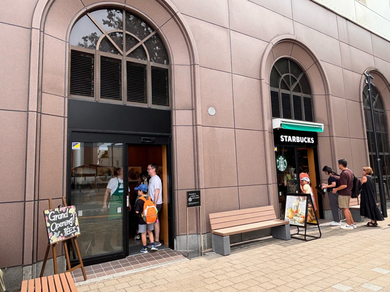 待望のスターバックスコーヒーOPEN！！！