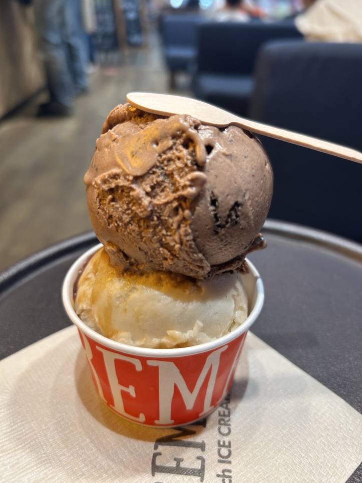 少量手作りのリッチなアイスクリーム『CREMA　HOP』