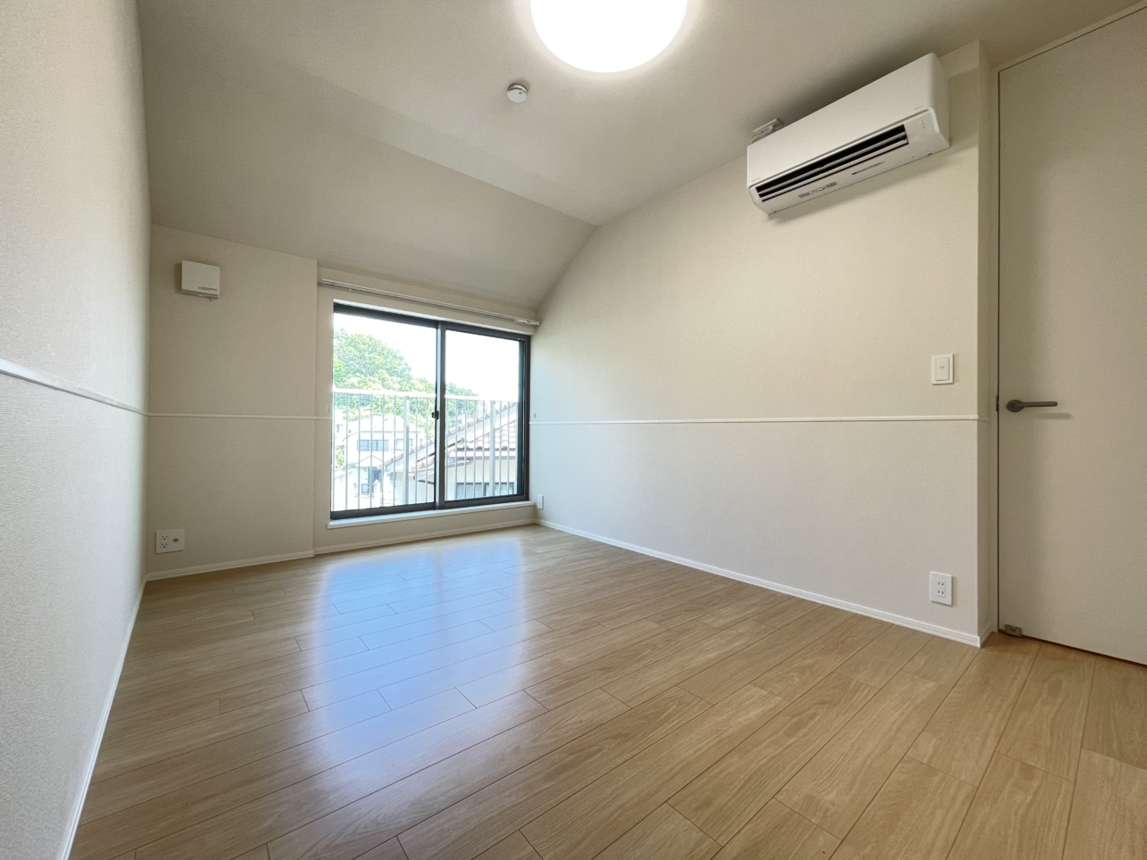 閑散な住宅街の中に新築　～グリーンフォレスト～