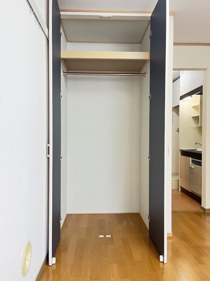 商店街近くでお買い物便利　クレインズ・ヒル　２０３号室　（鶴見区）