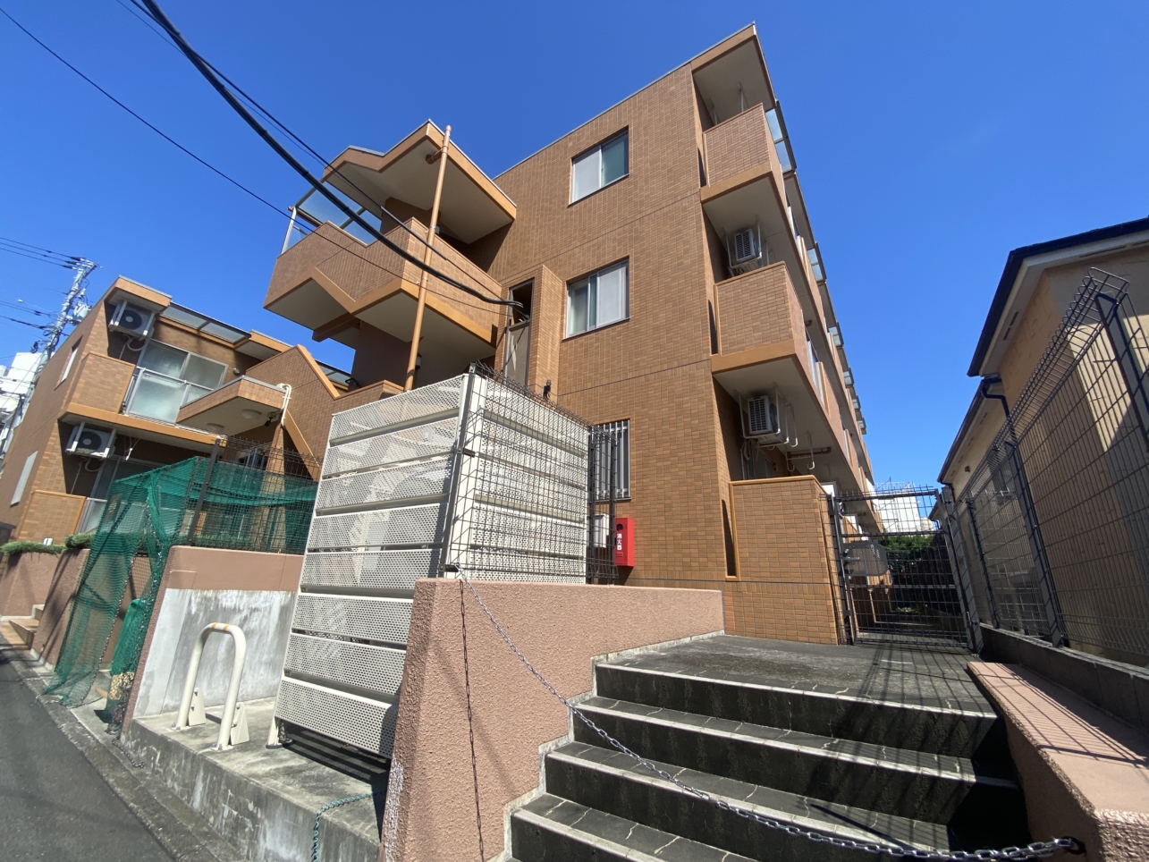【オーチャードヒルズA棟】最上階角部屋☆鉄筋コンクリートマンション☆驚愕の広さ9.87帖の洋室！