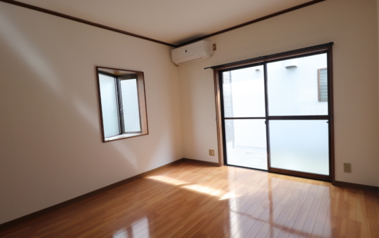 腰窓がある閑静なお部屋【ジュネスB】