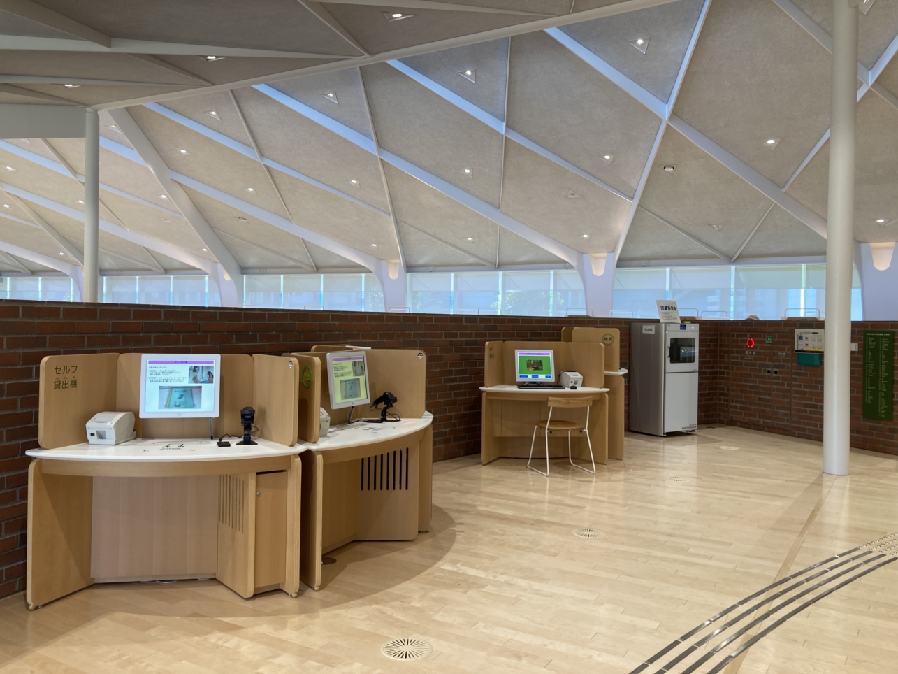 リニューアルオープン多摩市立中央図書館☆