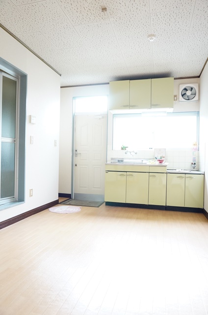 駐車場あります！シングルおすすめ1DK　【コーポ豊川　　京急本線　上大岡駅】