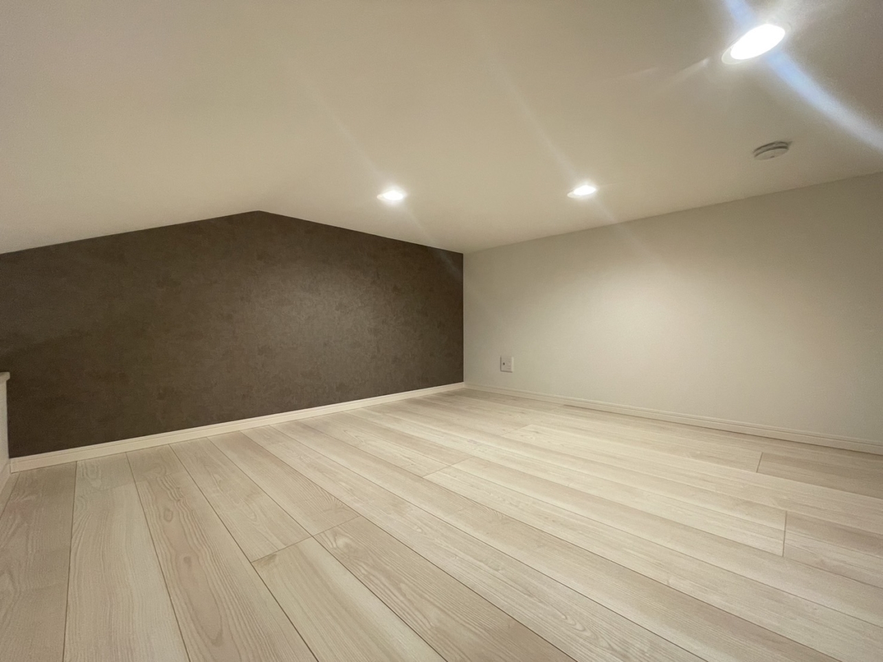 大きなロフトが魅力！アザーレ・パッシオ市が尾♪