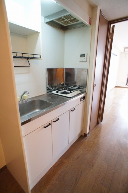 経堂駅徒歩2分！最上階角部屋！【エルマナビル301号室】