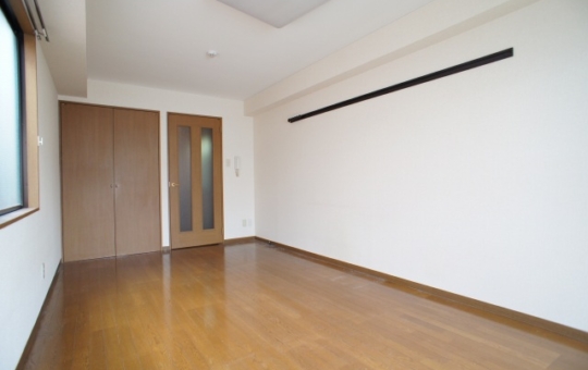 経堂駅徒歩2分!最上階角部屋!【エルマナビル301号室】