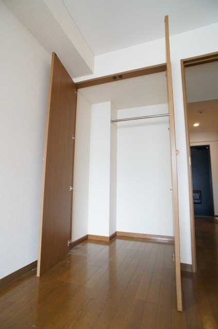 経堂駅徒歩2分！最上階角部屋！【エルマナビル301号室】