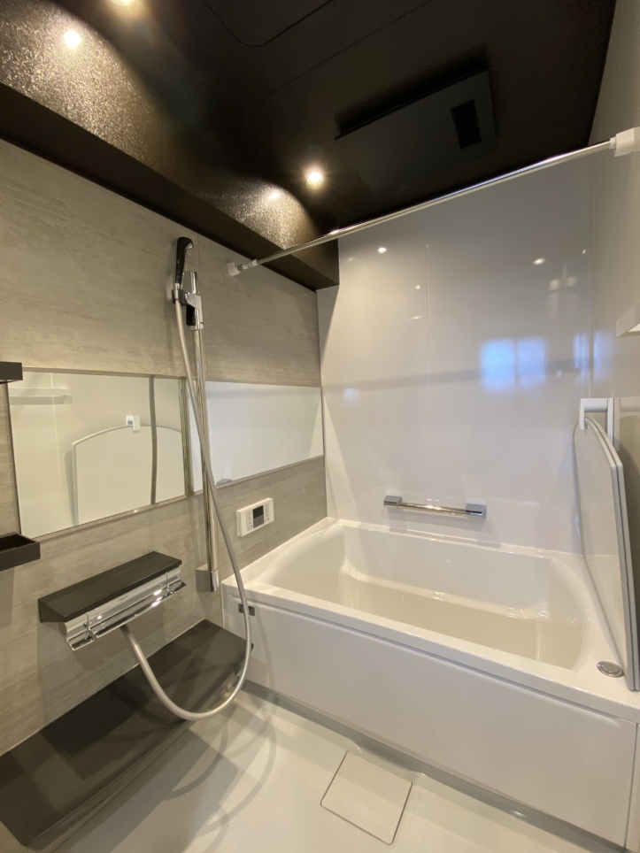 「駅前、都心、そして静けさ。全てが徒歩1分圏内」【麻布十番駅/ツイン一の橋一番館】