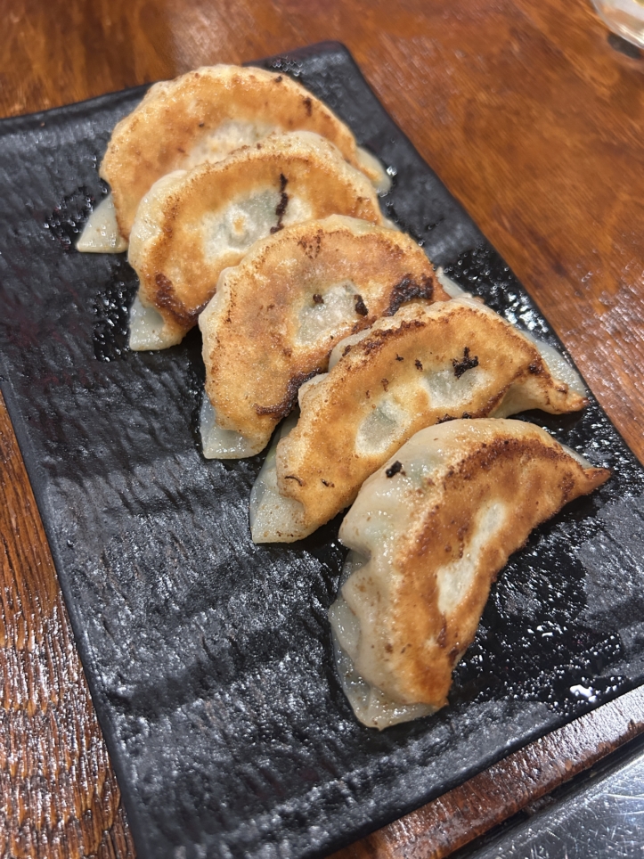 ぷりぷりエビの海鮮餃子が、、【絶品餃子酒場】
