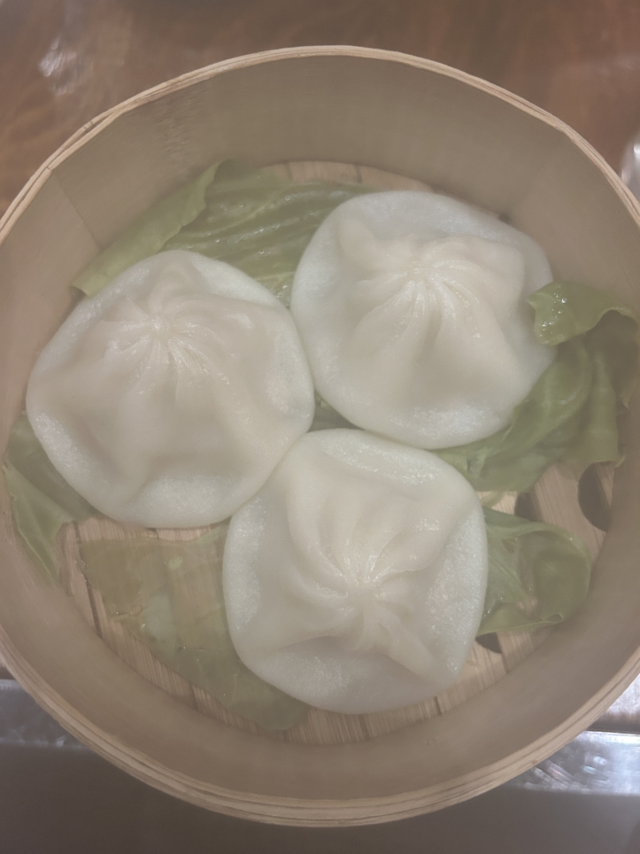 ぷりぷりエビの海鮮餃子が、、【絶品餃子酒場】