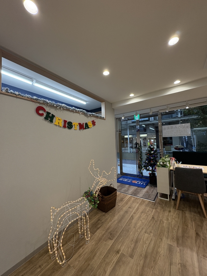 多摩センター店もクリスマス仕様になりました♪