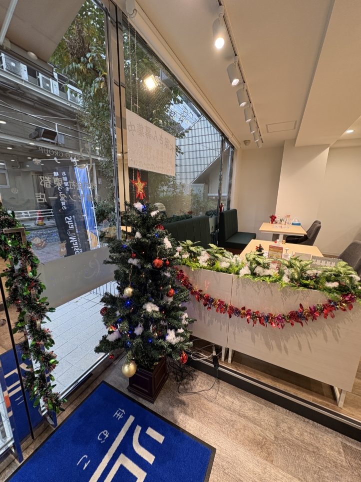 多摩センター店もクリスマス仕様になりました♪
