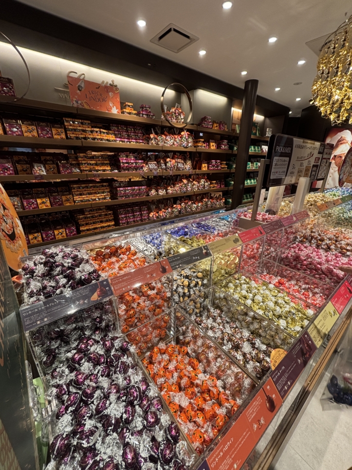 復活しました☆【リンツ ショコラブティック エトモ自由が丘店】