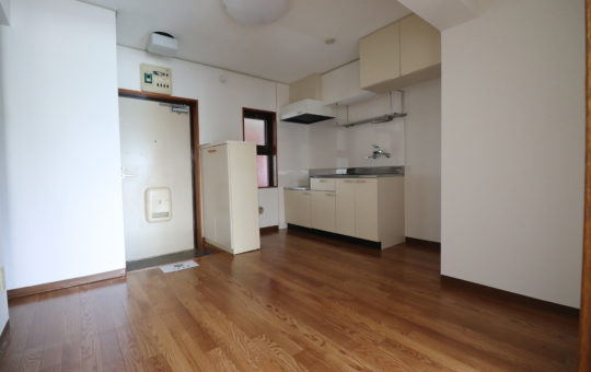 平置き駐車場付き物件の２DK【エミナン・ナガイ】