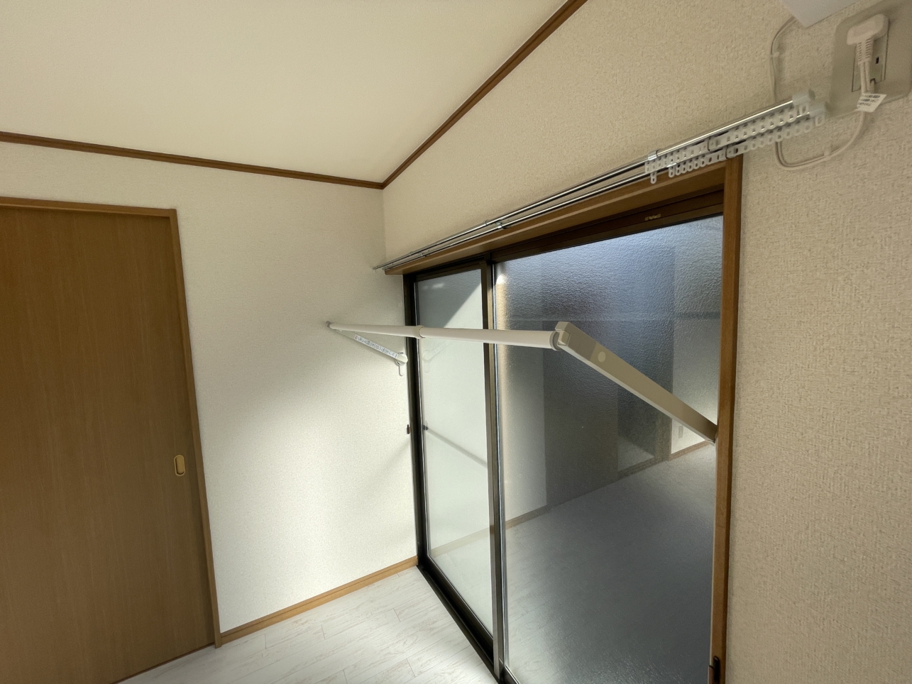 和室が洋室に変更！？大規模改修工事完了☆　【サンジュリアン　101号室】