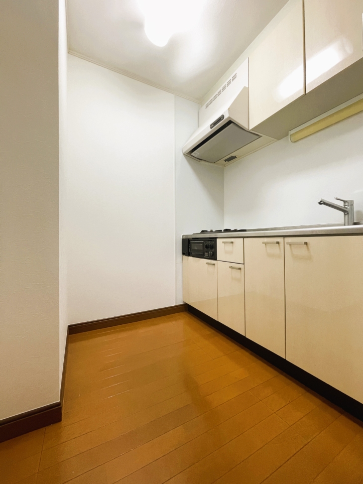 2階角部屋！洋室8.4帖☆(ブラウンコート201)