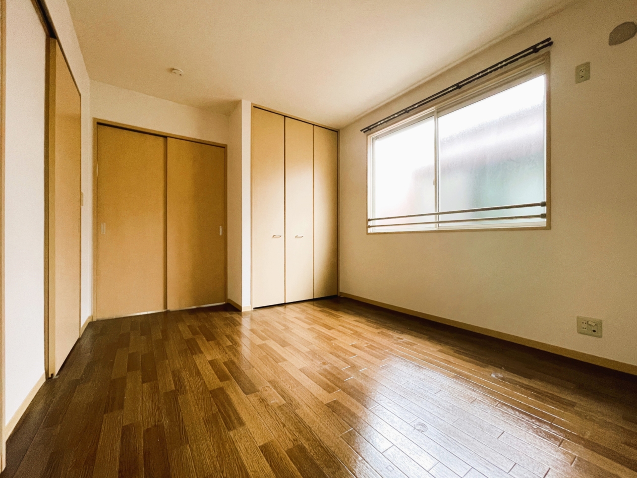 LDK13.6帖の広々2LDK！！人気の角部屋☆(グリーンプレイス201)