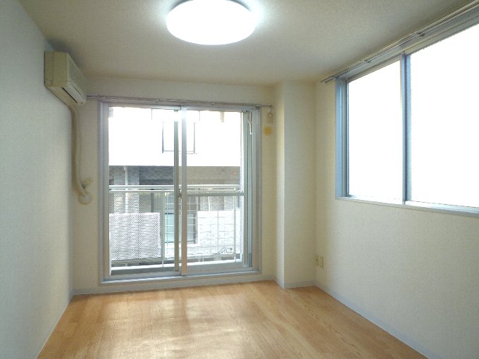 夜でも安心♪大通り近くの☆キャピタルビル☆(多摩センター駅から徒歩7分)