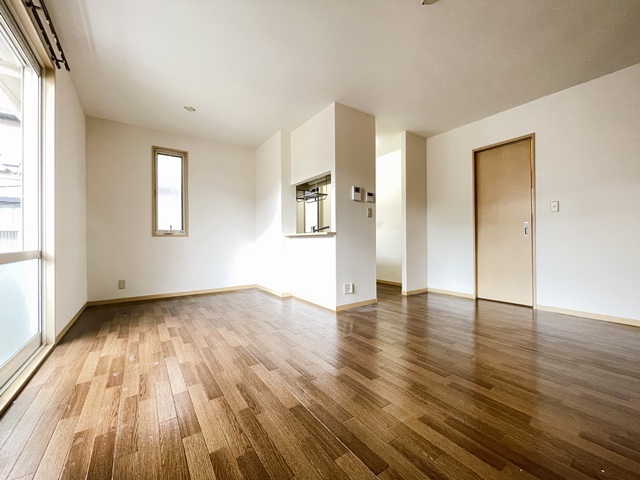 LDK13.6帖の広々2LDK！！人気の角部屋☆(グリーンプレイス201)