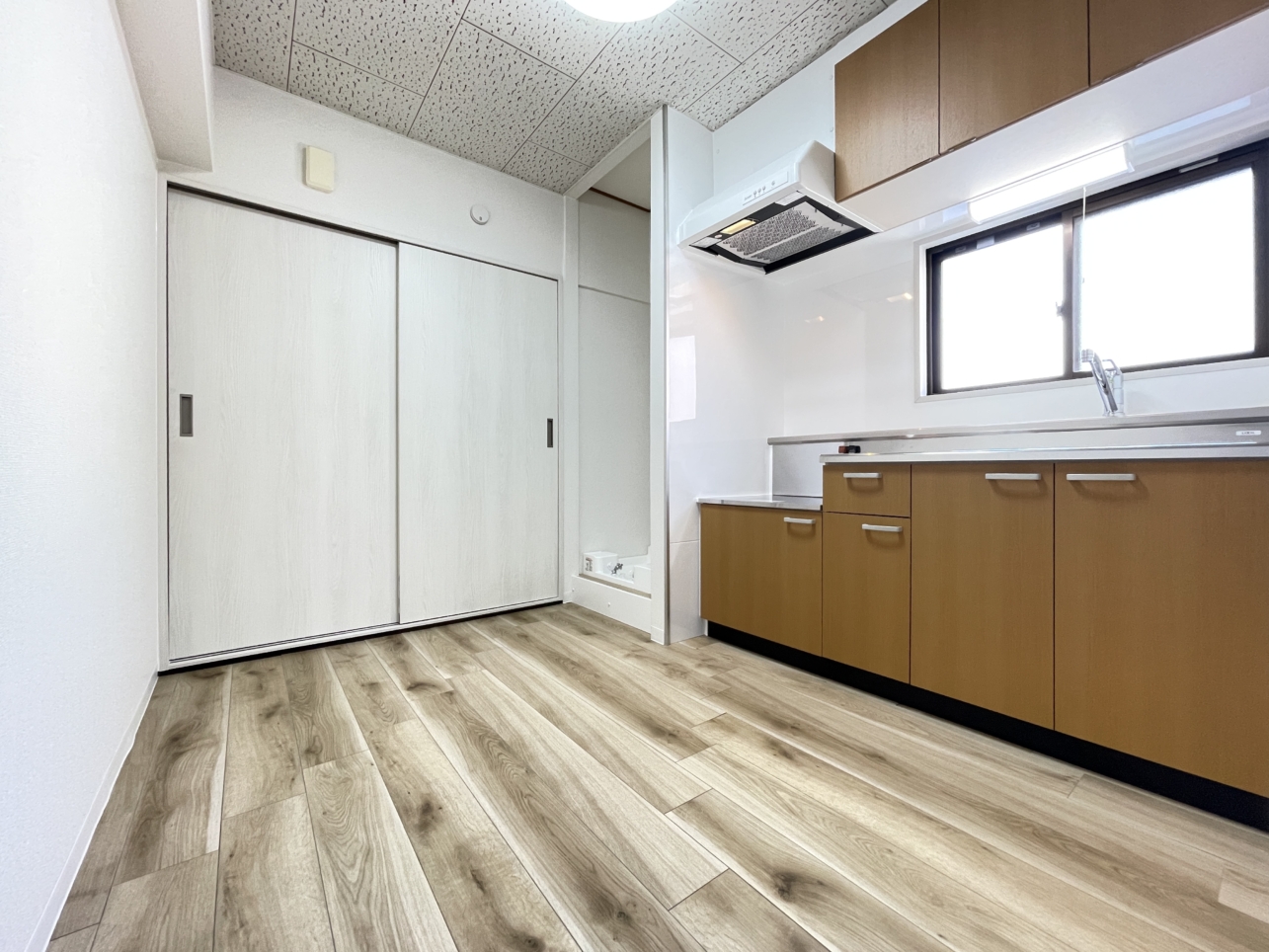 シャワールーム・トイレ新設！室内洗濯機置き場に生まれ変わった☆　サンレイクマンション