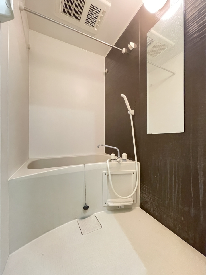 閑散な住宅街！自転車OK・宅配ボックスあります☆　-ランド横浜ウエスト-