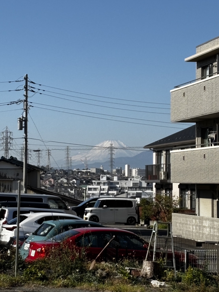【旭区】二俣川店裏から見える富士山