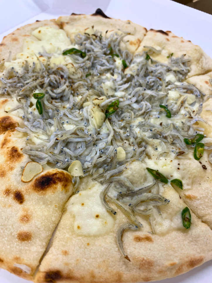 駅前で本格窯焼き！It’s a PIZZA♪