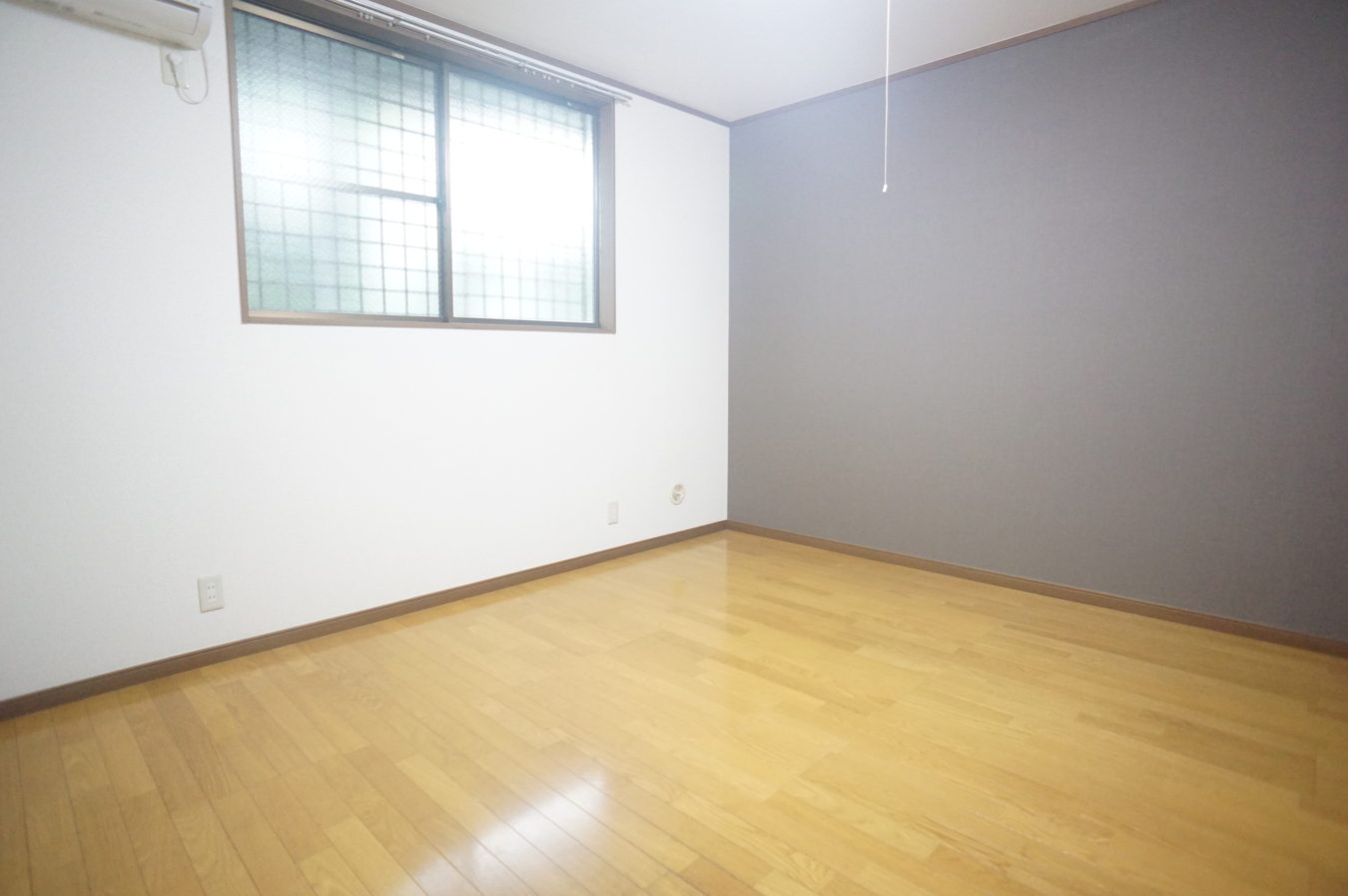 駅徒歩2分！敷地内駐車場有の広々としたお部屋☆　【パルウエスト】（南平駅）