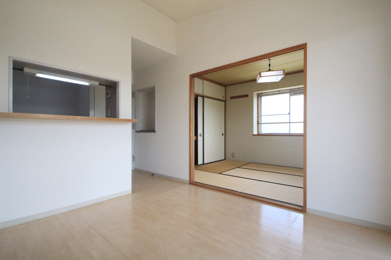 【サンヒルズヨコハマⅡ】南向き広々バルコニーの明るいお部屋☆カップル・ファミリーに大人気♪