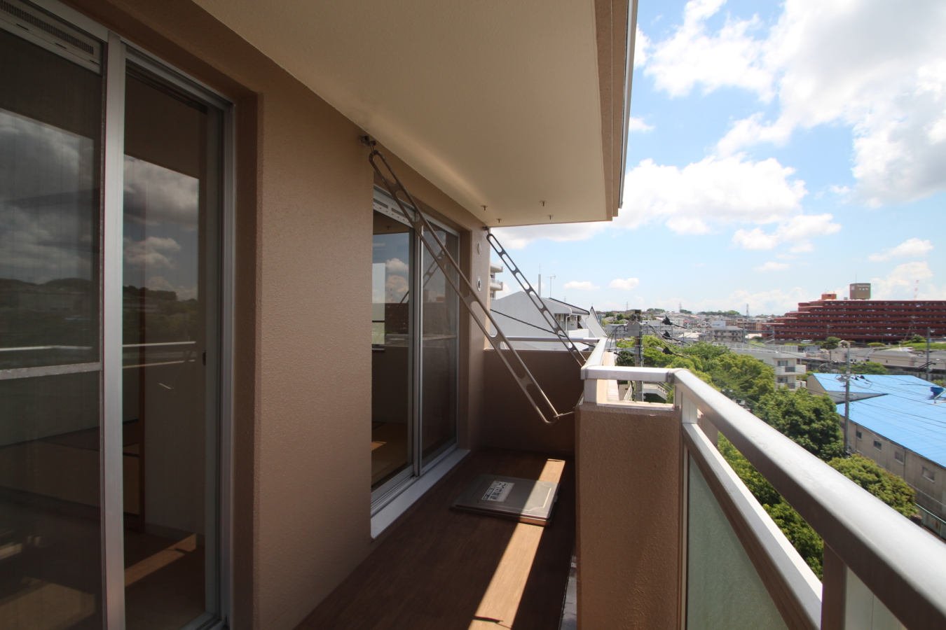 【サンヒルズヨコハマⅡ】南向き広々バルコニーの明るいお部屋☆カップル・ファミリーに大人気♪