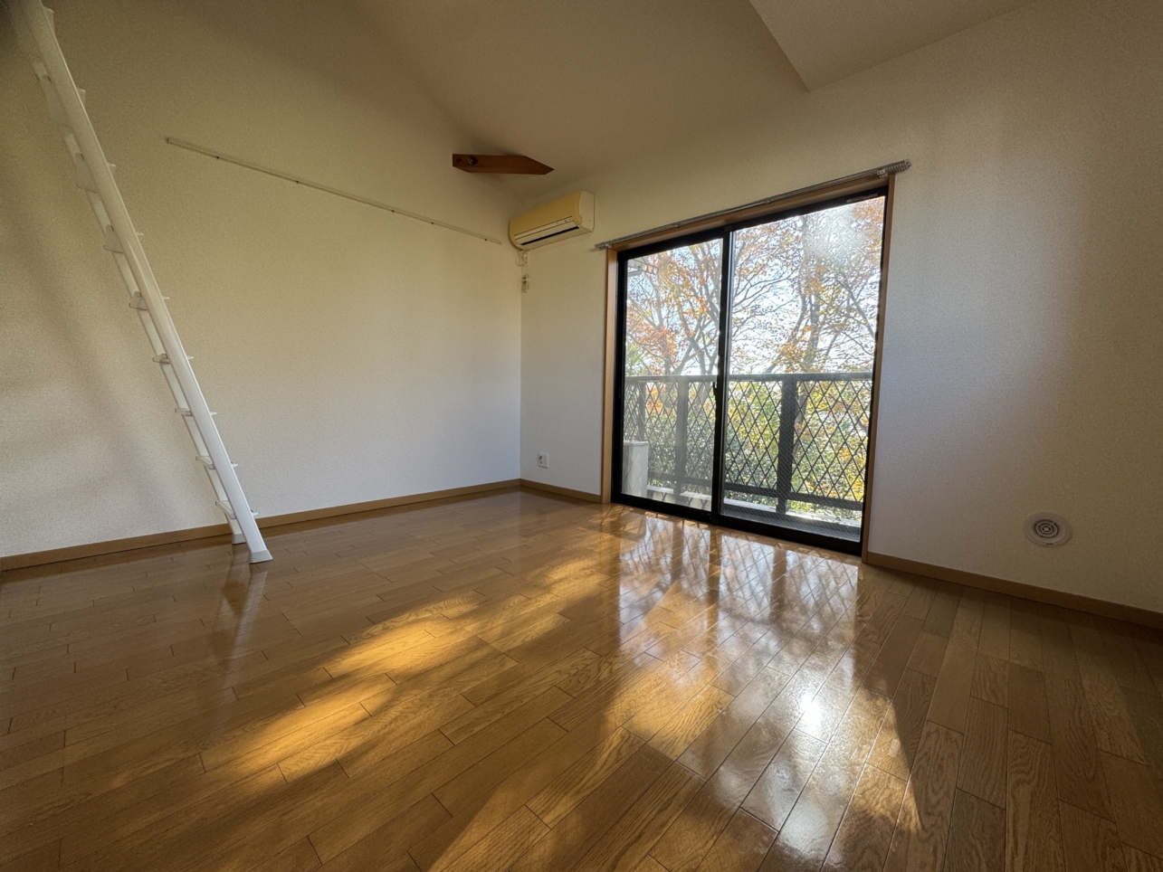 季節を楽しむ、小さなロフトのある暮らし🍂(カトルセゾン)