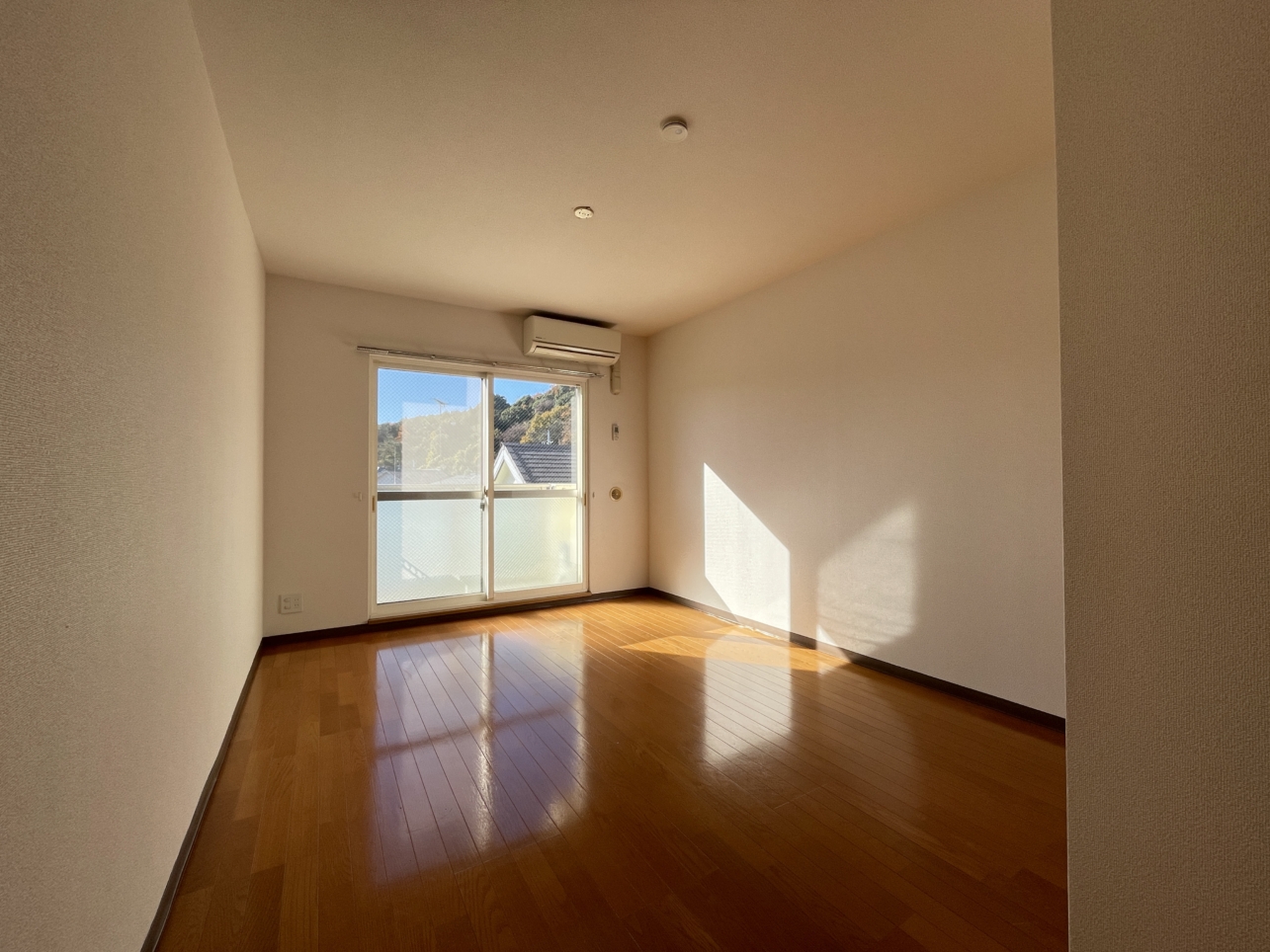 東京都立大や南大沢アウトレットも徒歩で行ける1Kタイプのソレアード☆（南大沢駅徒歩9分）