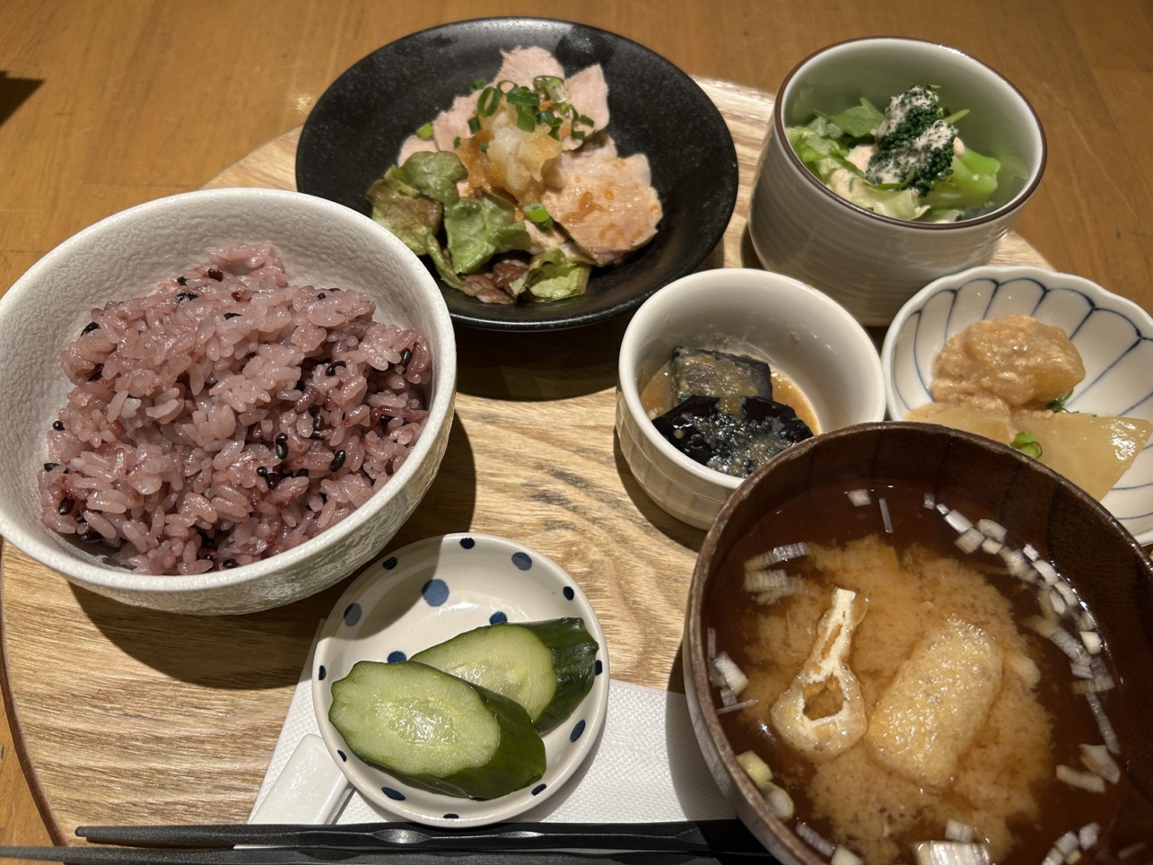 「カフェ＆ダイニング素々（もともと）」で素材を味わうランチ