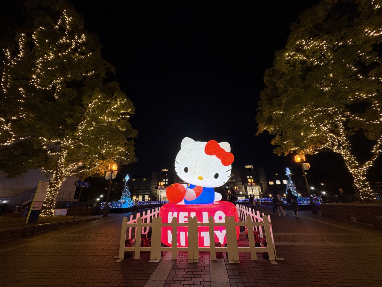 多摩センターのイルミネーションは来年1月12日までです！