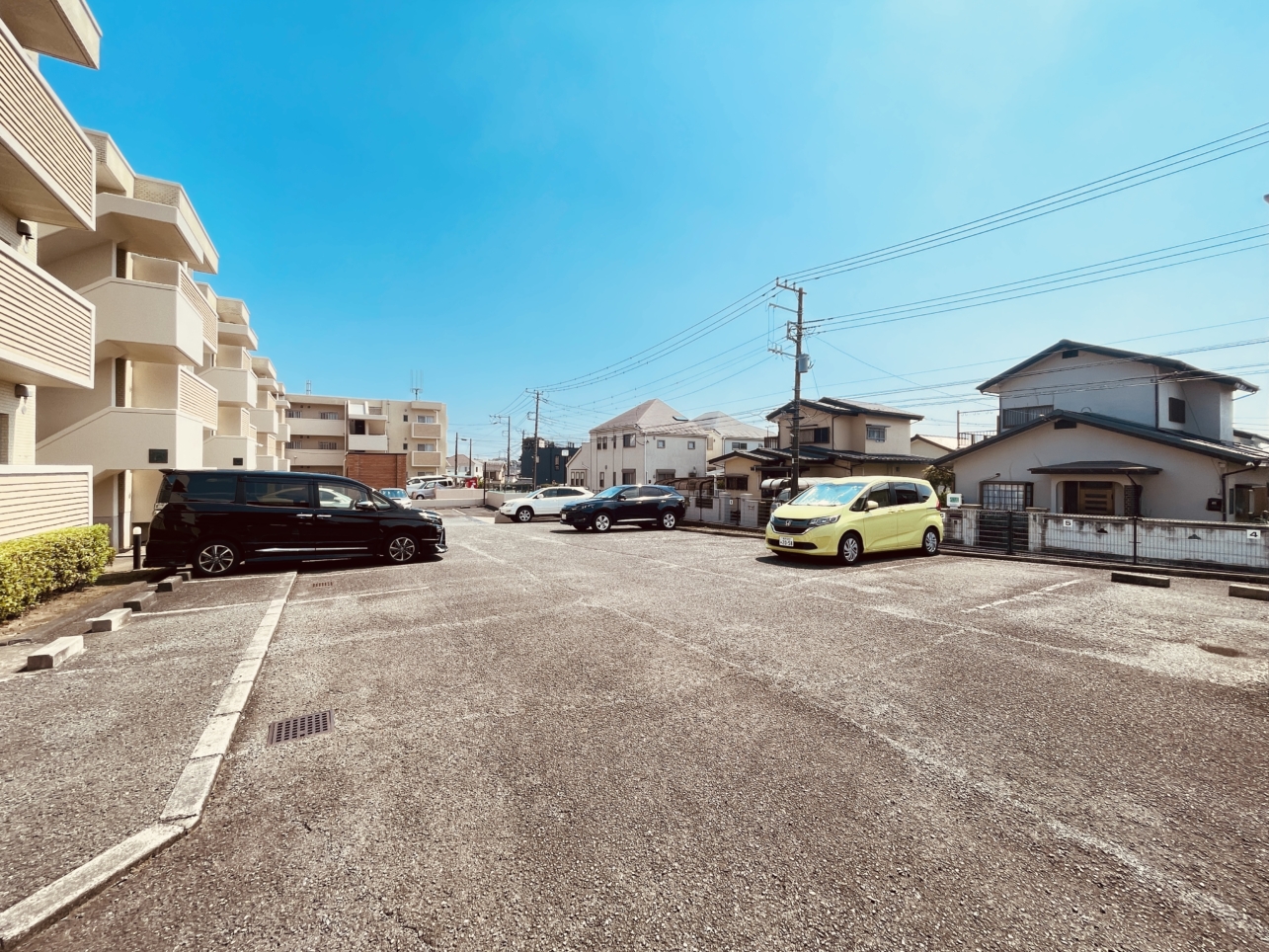 【ヒルクレスト石川】閑静な住宅街にある駐車場完備RC造マンション