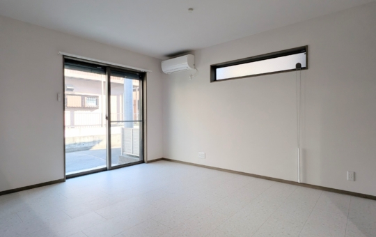 大切な車やバイク、自転車を安全に保管できます🚘　ガレージハウス鶴見C棟（鶴見区）