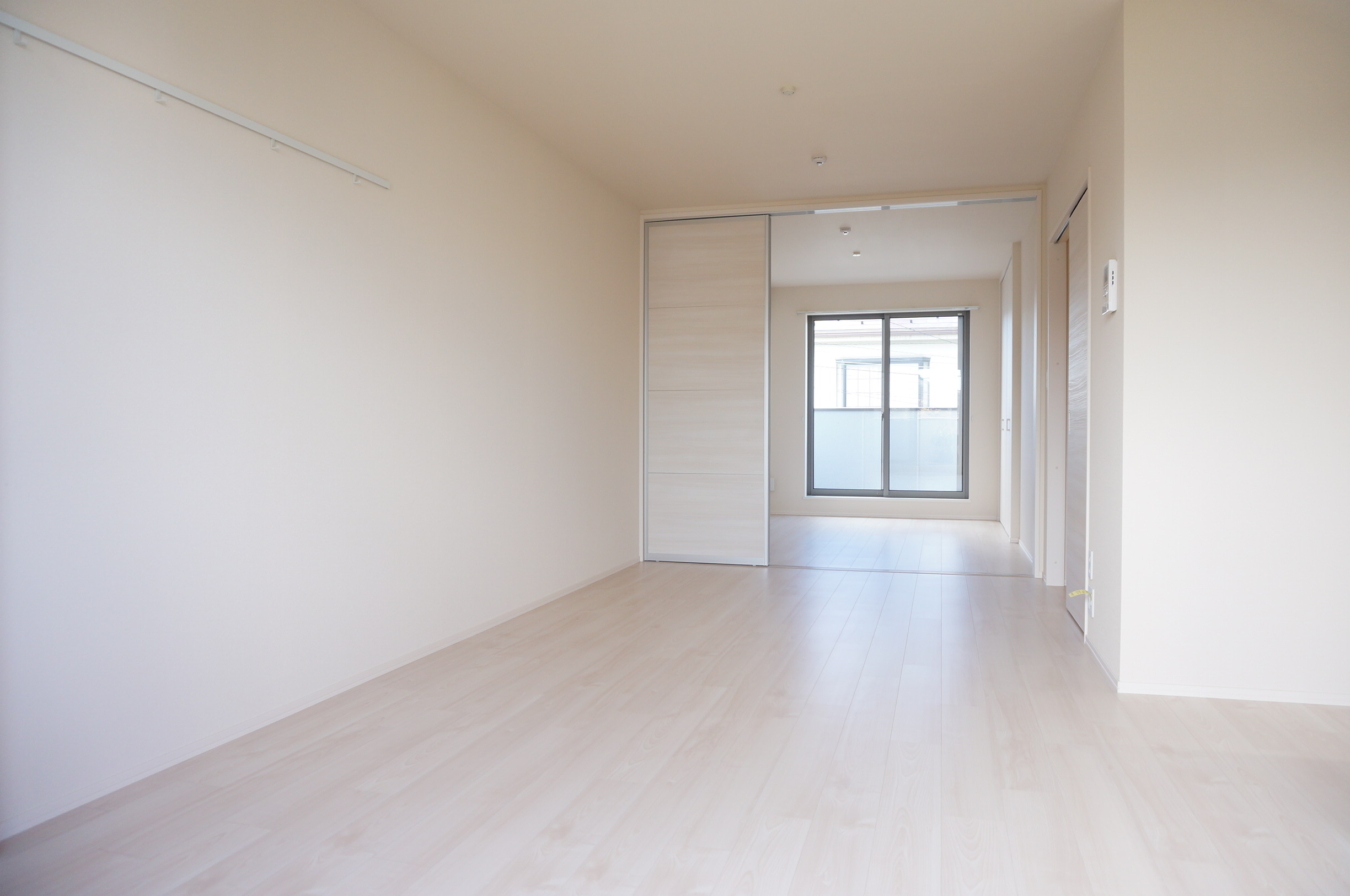 カップル・新婚さん向きの旭化成施工の築浅マンション♪（ウィステリア　イースト）