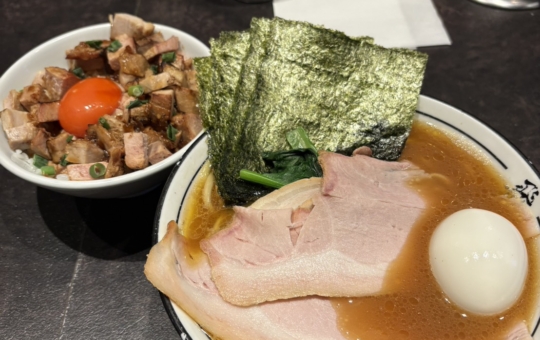 家系を超える、蒲田「ラーメン飛粋」