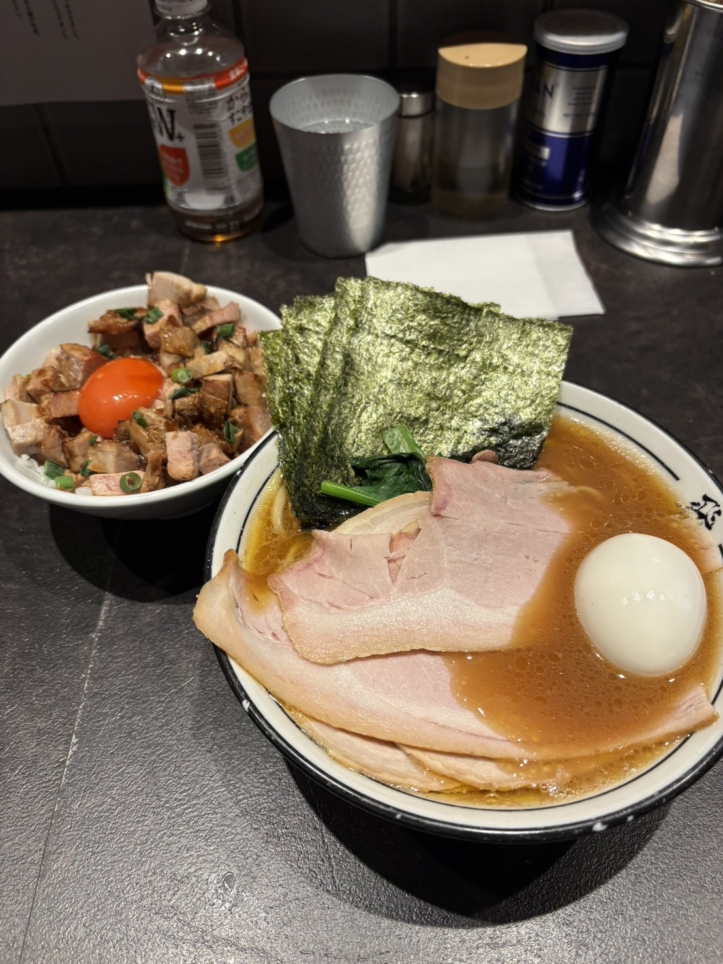 家系を超える、蒲田「ラーメン飛粋」