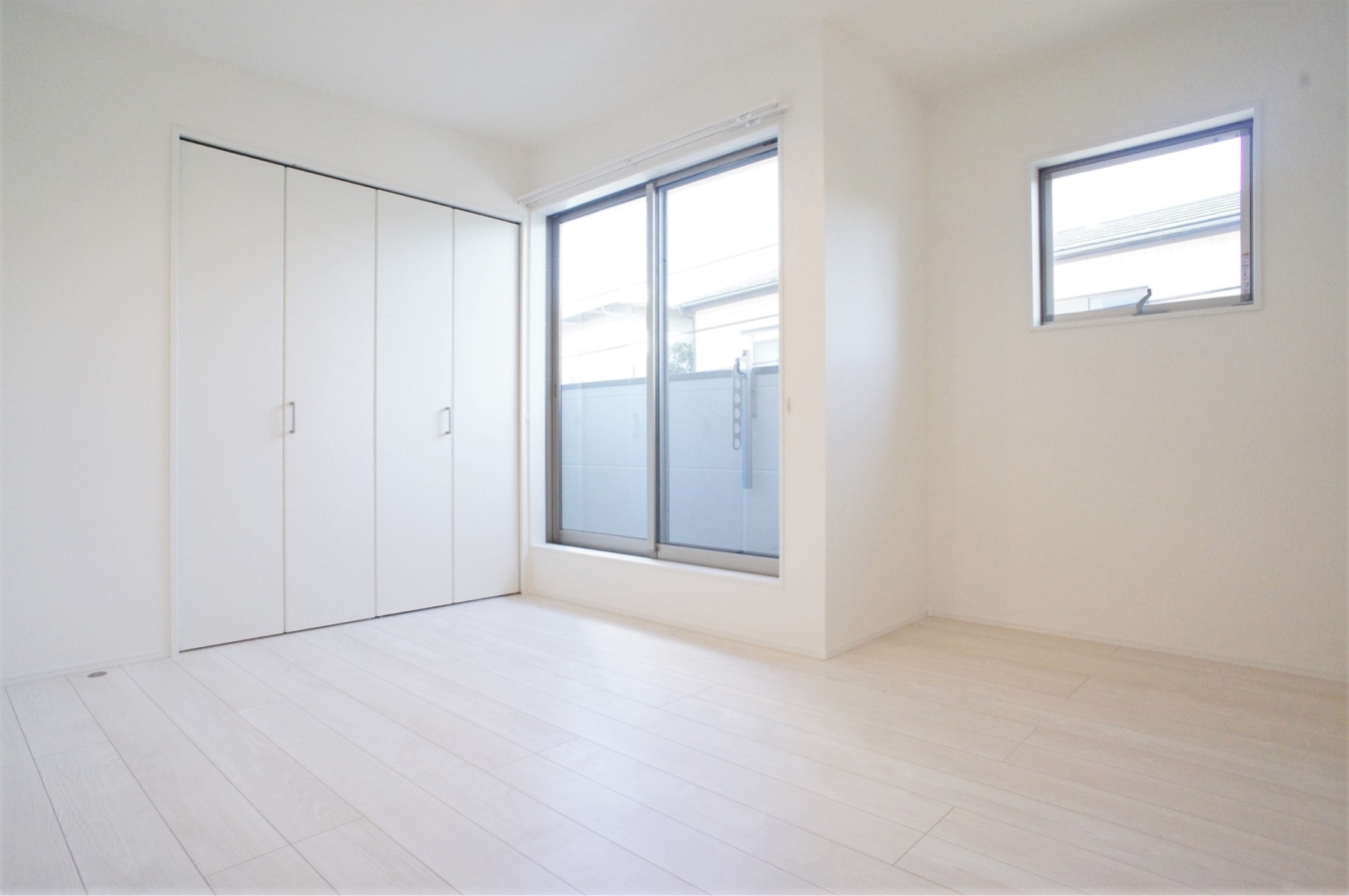 ペット・楽器相談可の落ち着いた住環境！イーストリリー01(道路側)♪