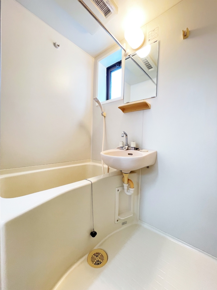 ロフト付き角部屋の明るい住まい！ビーンズハイツ♪