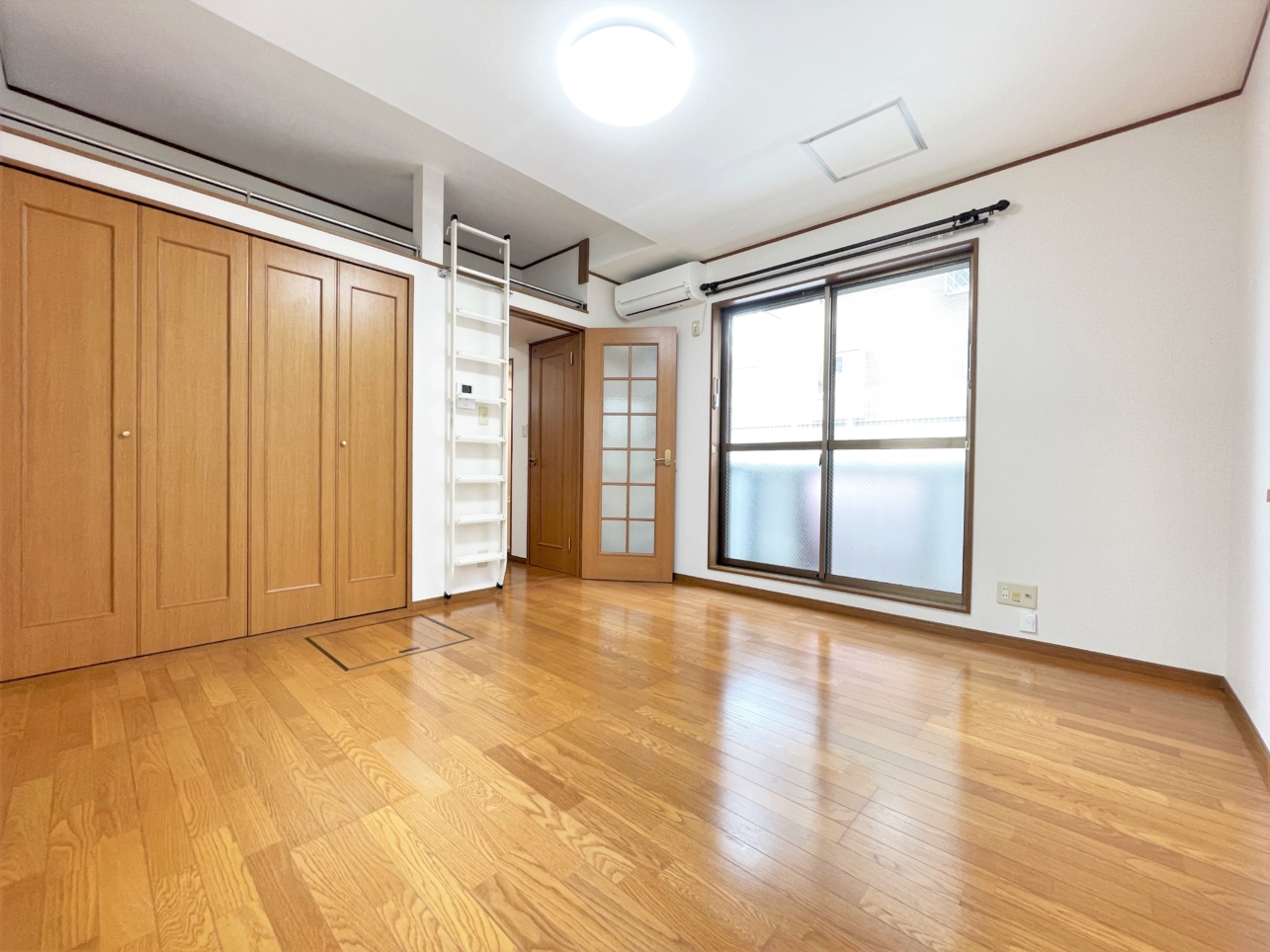 ロフト付き角部屋の明るい住まい！ビーンズハイツ♪